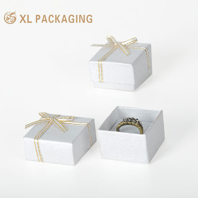 購入 Custom Lid & Base Luxury Jewelry Gift Boxes for Jewelry Brands & Retailers (ジュエリーブランドと小売業者向け) オンライン製造